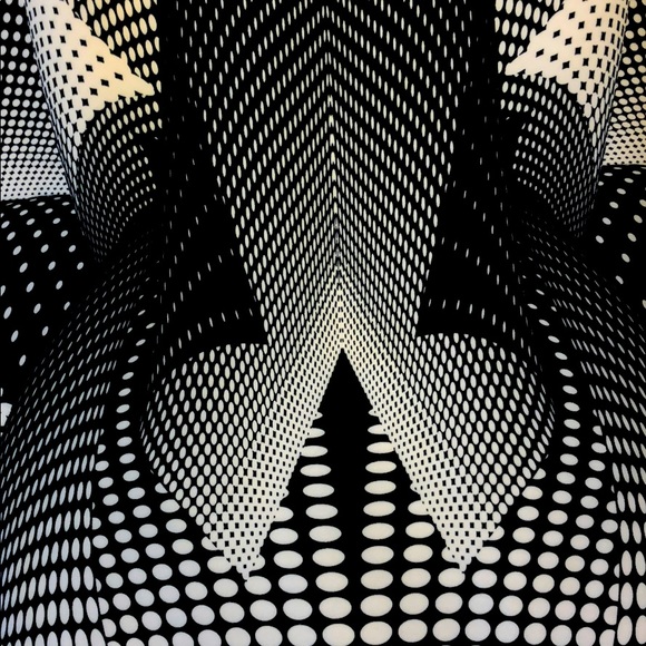 Geometrical Black & White Print Neoprene Dress - Picture 2 of 5